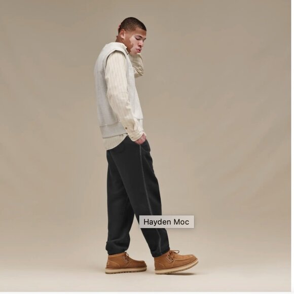 UGG Men's Hayden Moc, Chestnut, New in Box - Picture 2 of 3